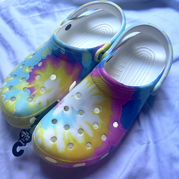 Crocs Pastel Classic Tie-Dye Graphic Rainbow Clogs M11 - Picture 1 of 3